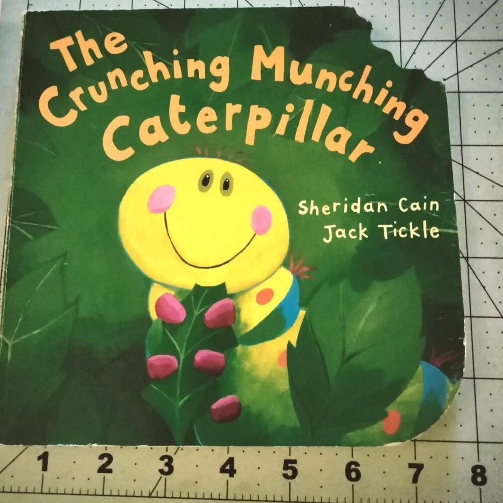 The Crunching Munching Caterpillar Board Book Sheridan Cain Jack Tickle - Picture 3 of 5